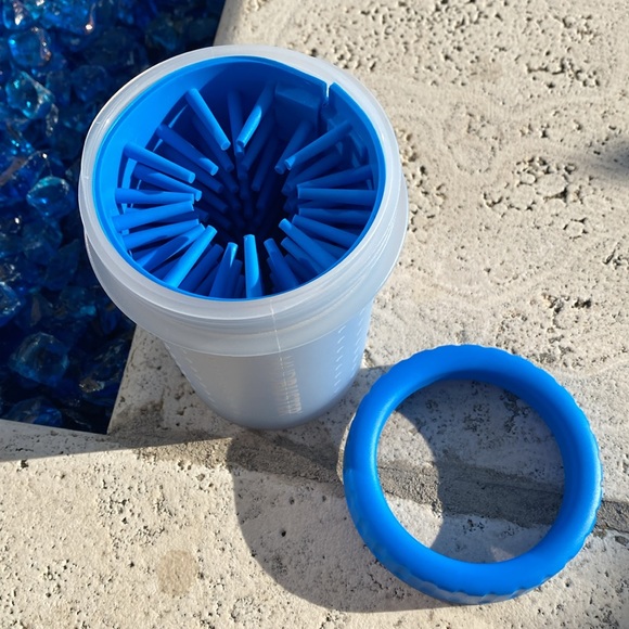 Dexas MudBuster Portable Dog Paw Cleaner Medium - Picture 7 of 9